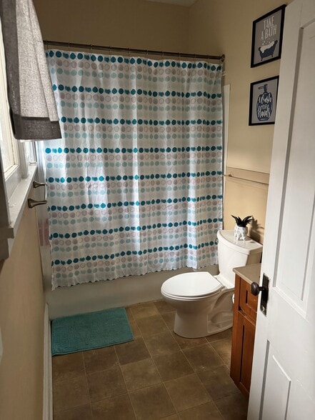 Bathroom - 314 w clinton st
