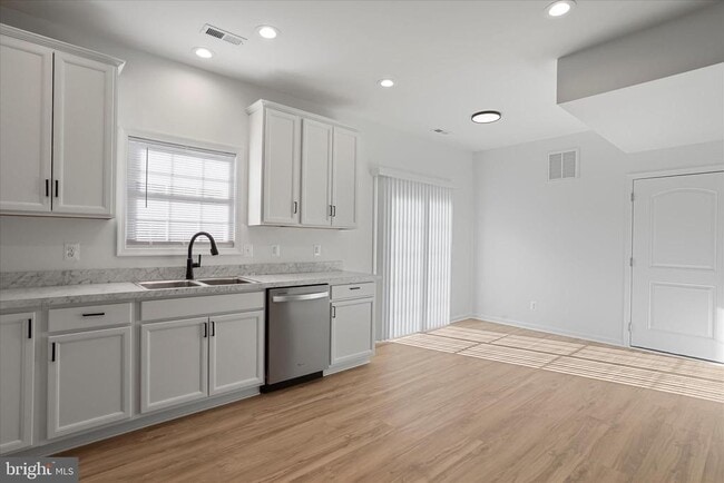 Building Photo - 116 Windsor Knit Rd