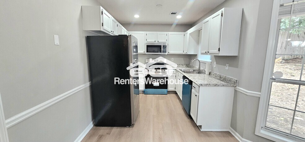 Building Photo - 5899 Meadow Ln