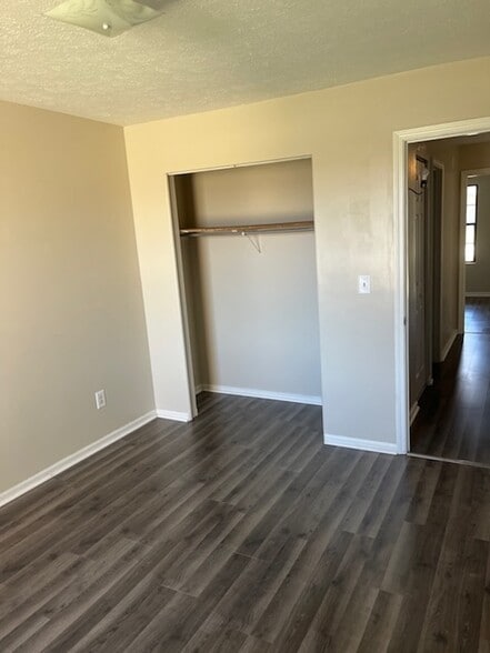 Building Photo - 1707A Cliff Ridge Ct