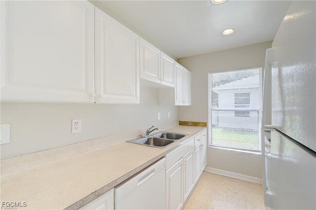 Building Photo - 4532 29th St SW
