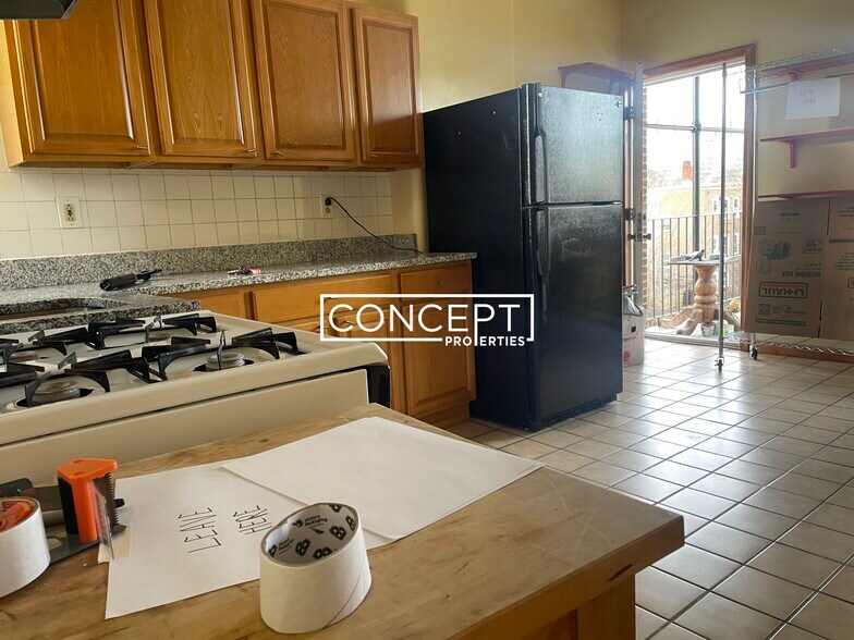 Building Photo - 369A Centre St