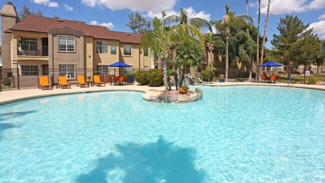 Building Photo - 250 S Elizabeth Way