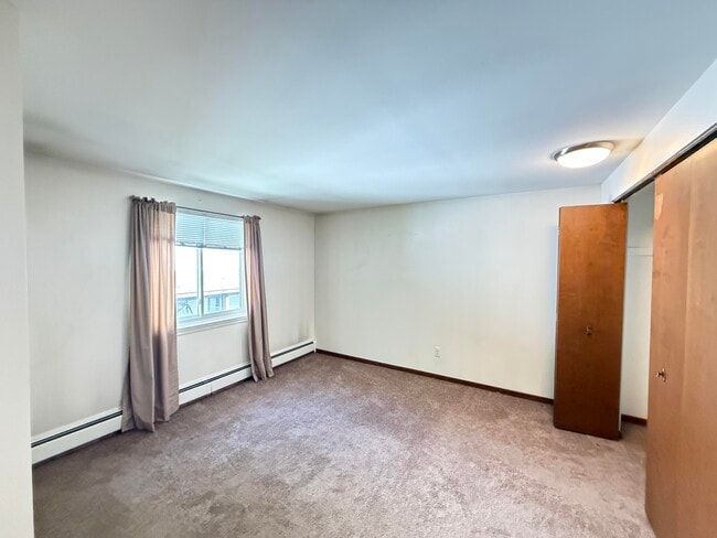 Building Photo - 1707 Dexter Ave
