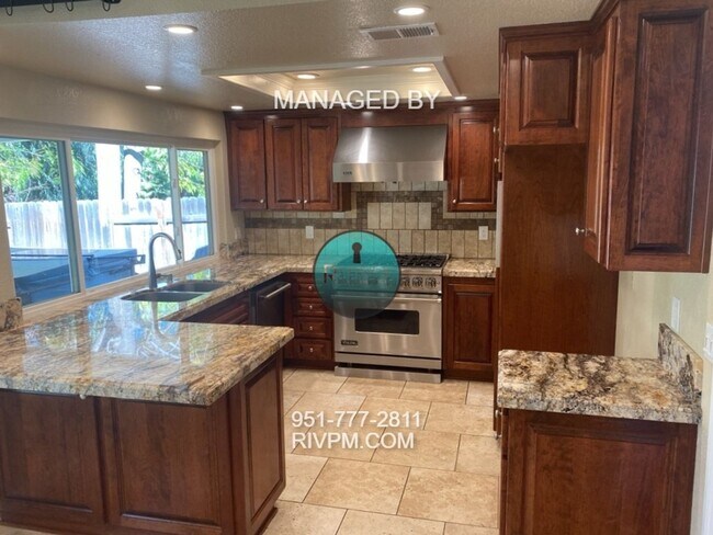 Building Photo - Beautiful 4-bedroom, 3-bathroom home located in the highly desirable Canyon Crest neighborhood.