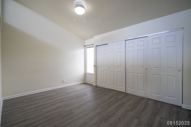 Building Photo - 3 Bed 3 Bath in Laulea Townhomes