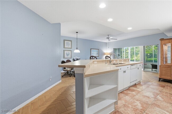 Building Photo - 28630 Carriage Home Dr