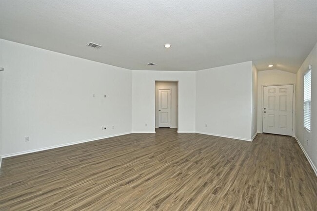 Building Photo - 180 Madrid