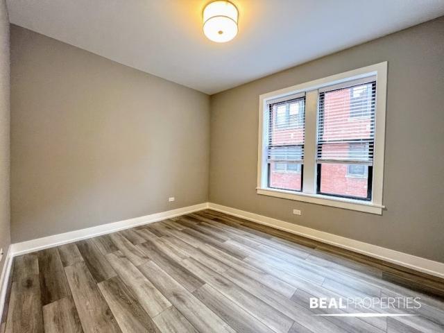 Building Photo - 2 bedroom in CHICAGO IL 60613