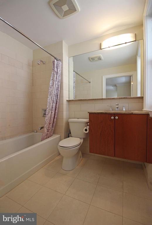 Building Photo - 1121 24th St NW