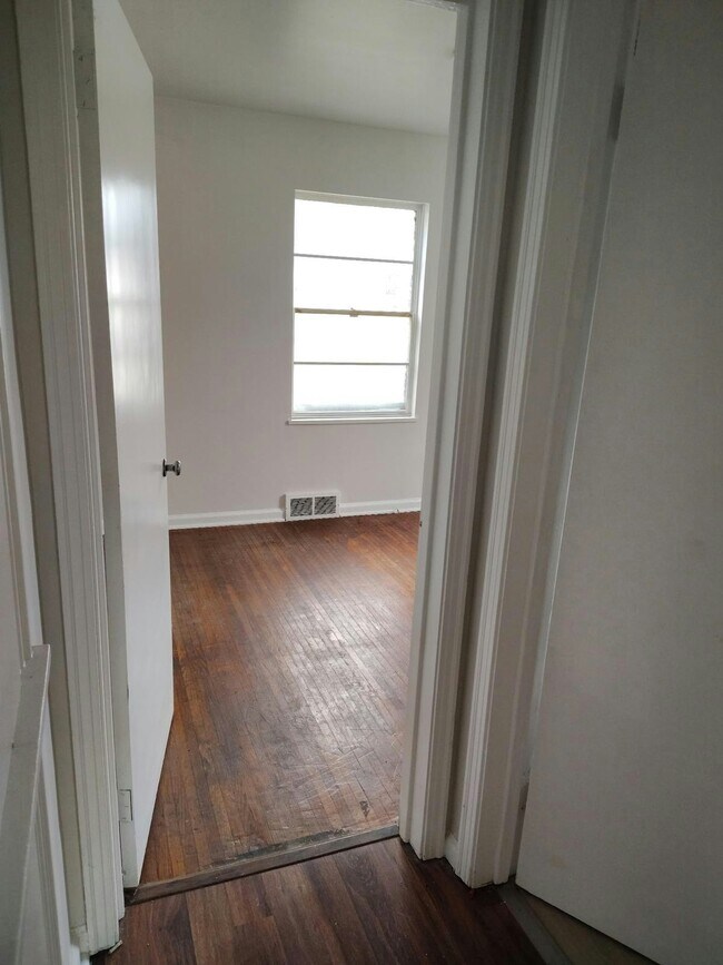 Building Photo - 3305 N Keystone Ave