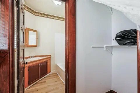 Building Photo - 619 Hamburg Ave