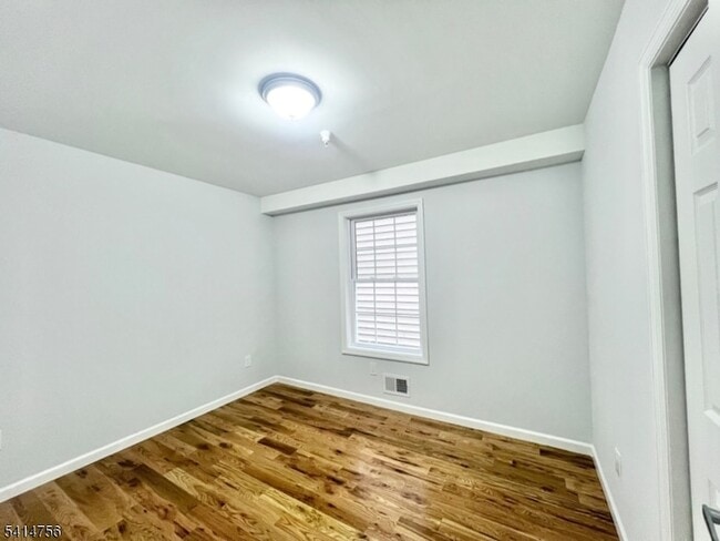 Building Photo - 40 Read St