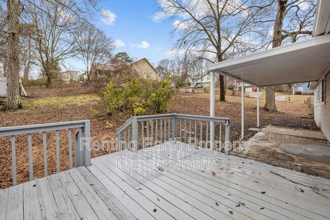 Building Photo - 1808 Brewster Rd