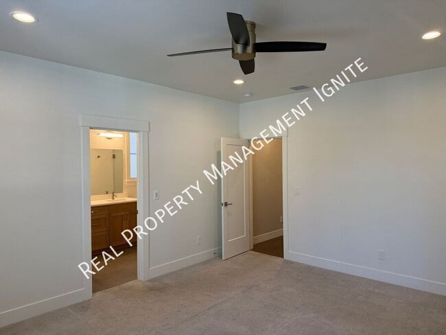 Building Photo - 2242 NW Reserve Camp Ct