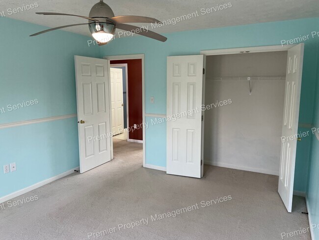 Building Photo - 709 Williamsburg Ct
