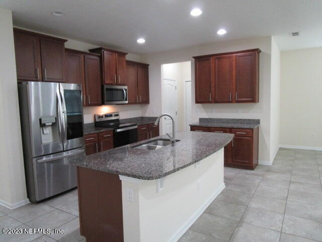 Building Photo - 742 Northside Dr S