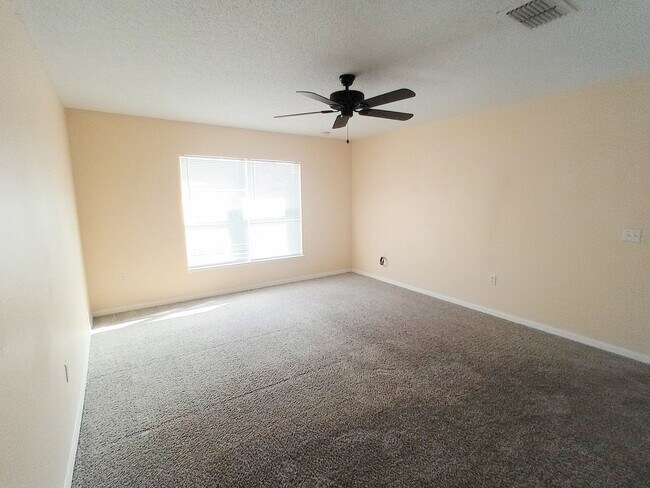 Building Photo - Spacious 4 bedrooms 2.5 baths single-family home Located in Orlando FL!!