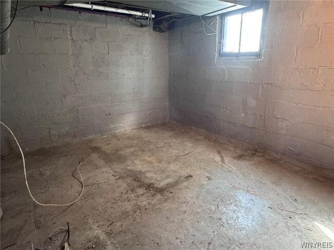 Building Photo - 55 Parkwood Ave