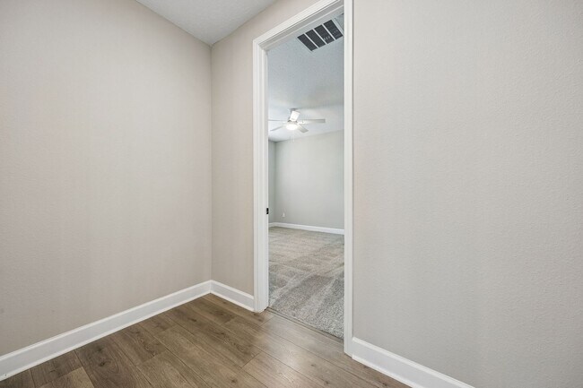 Building Photo - 75565 Blackbird Dr