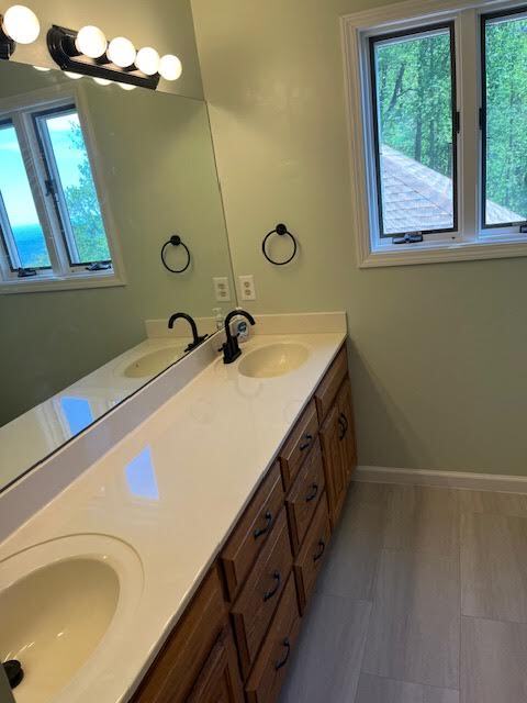 Building Photo - 50 Hemlock Ct