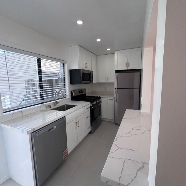 Building Photo - 3244 Balboa St