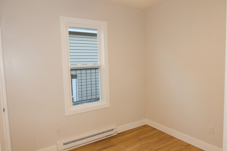 Building Photo - 116 Van Riper Ave