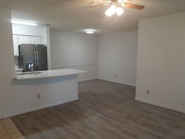 Building Photo - 12851 Daybreak Cir