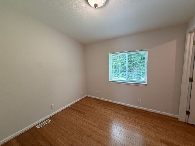 Building Photo - Peaceful Living – 3 Bedroom, 2 Bath Single-Family Home