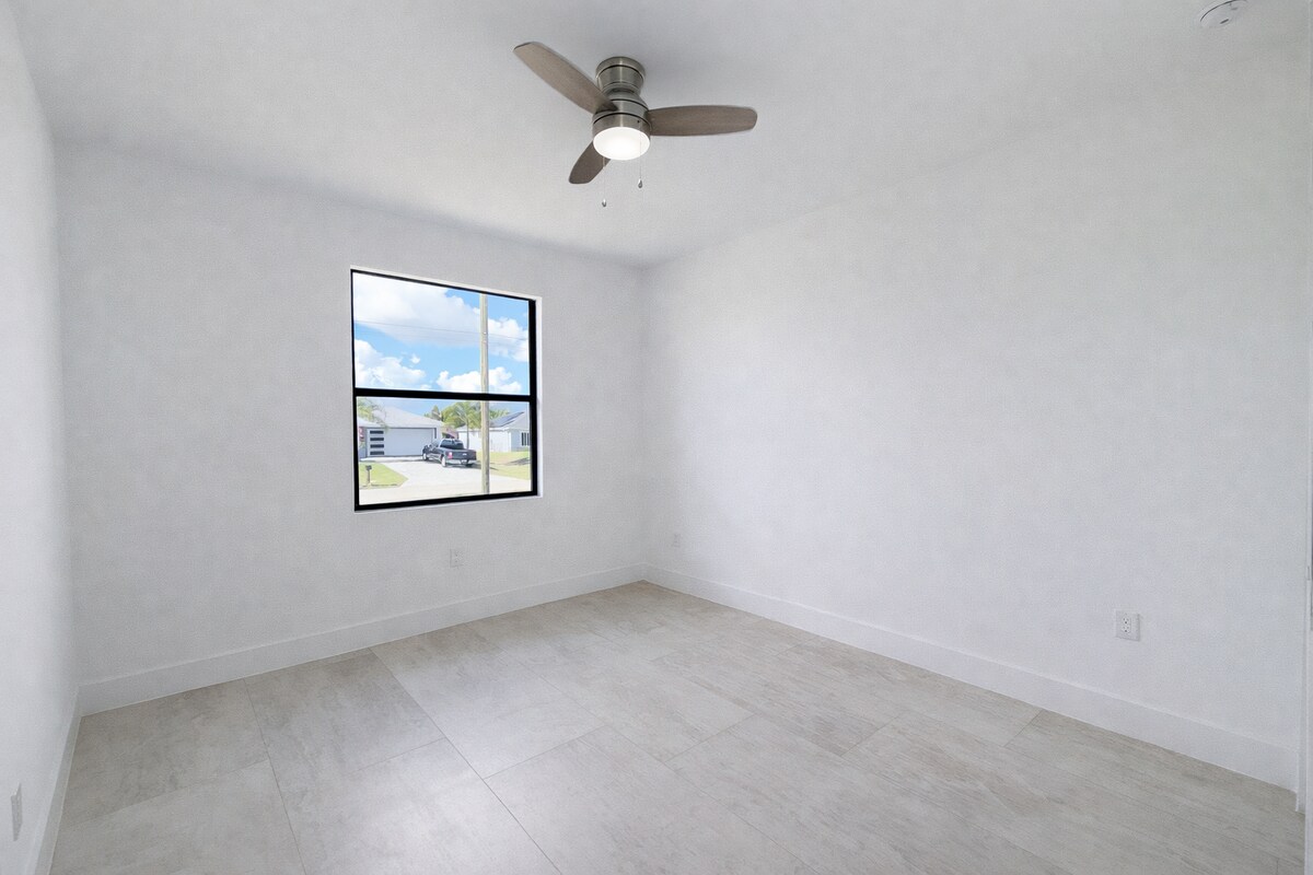 Building Photo - 211 NW 25th Ave