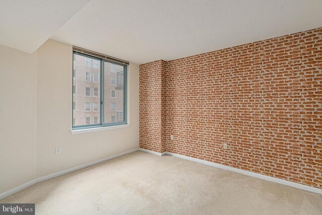 Building Photo - 851 N Glebe Rd