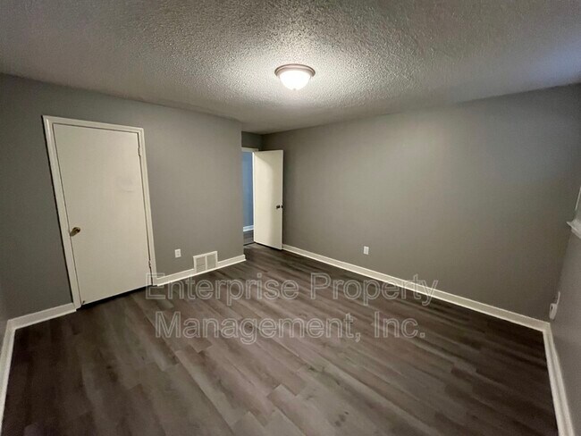 Building Photo - 1353 Garden Rd