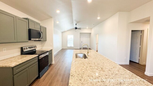 Building Photo - 2127 Langford Ave