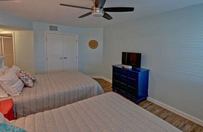 Building Photo - 200 Padre Blvd