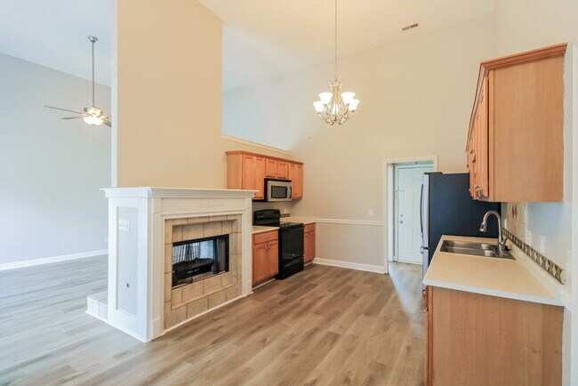 Building Photo - 705 Riata Ct