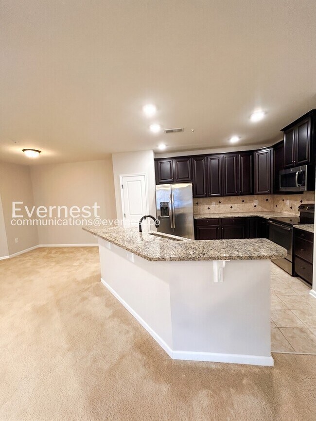 Building Photo - 14001 Briars Cir