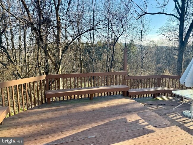 Building Photo - 746 Sawmill Rd