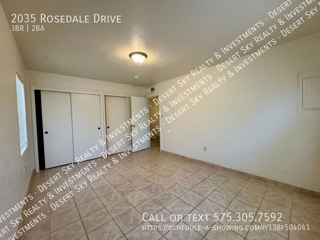 Building Photo - 2035 Rosedale Dr