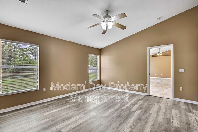 Building Photo - 12320 Papercraft Ave