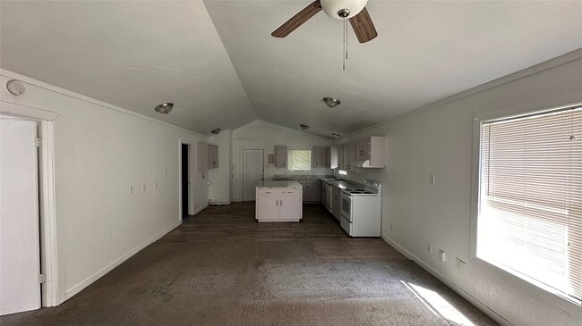 Building Photo - 2600 Stadium Dr