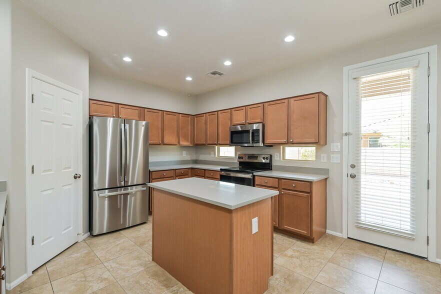 Building Photo - 6851 W Leeward Cove Way