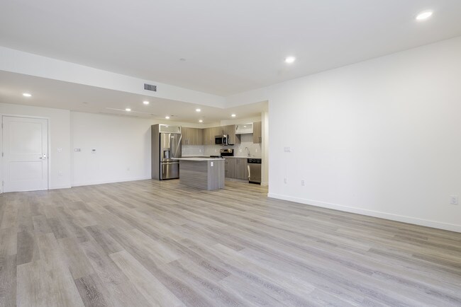 Building Photo - THE BURBANK - NILO RESIDENTIALS