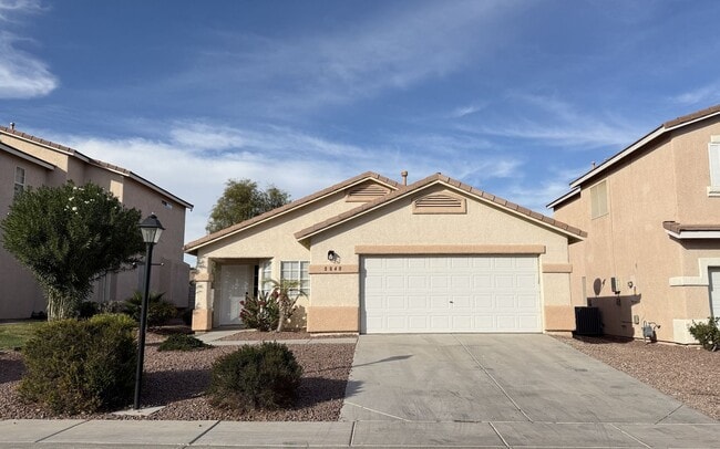 Primary Photo - 8840 Spinning Wheel Ave