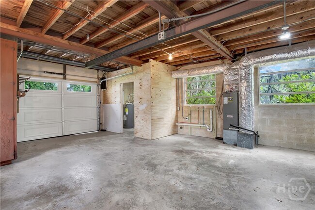 Building Photo - 2301 Norwood Ave