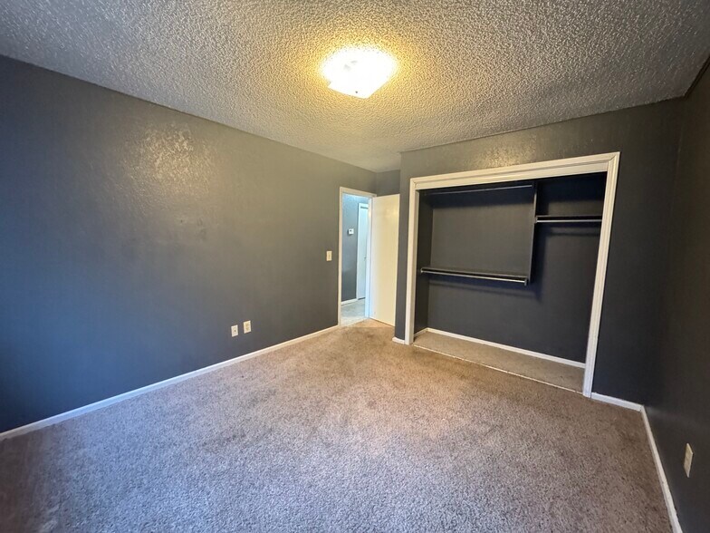 Building Photo - 7740 Doris Dr