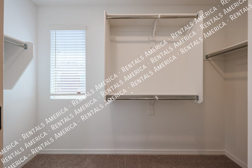 Building Photo - 3768 N 99th Dr