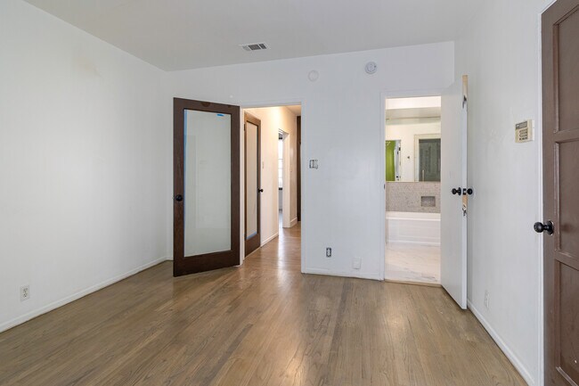 Building Photo - 3940 Hubert Ave