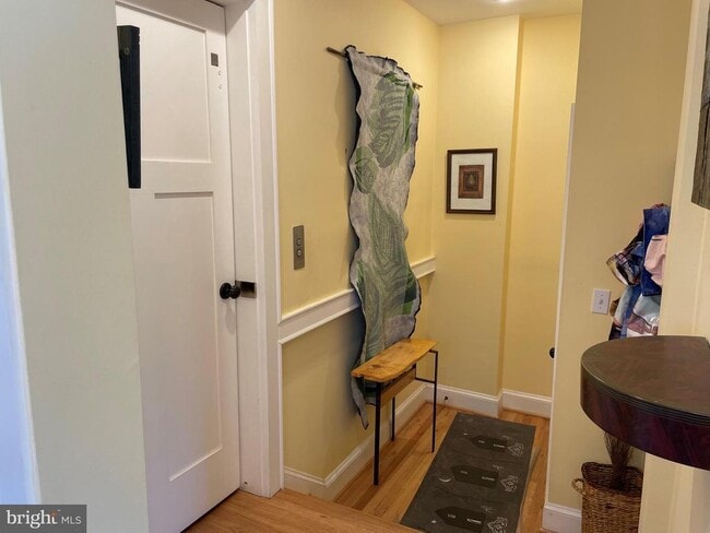 Building Photo - 19 Sunset Dr