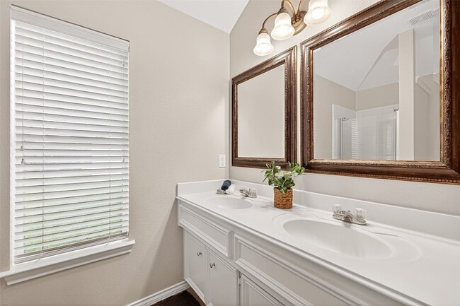 Building Photo - 1646 Martin Lake Dr