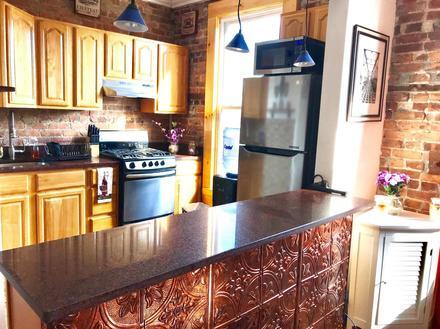 Building Photo - 4910 Vernon Blvd